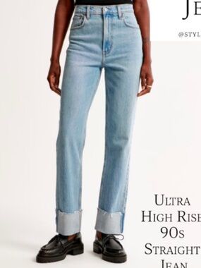 Abercrombie & Fitch Ultra High Rise 90s Straight Jeans